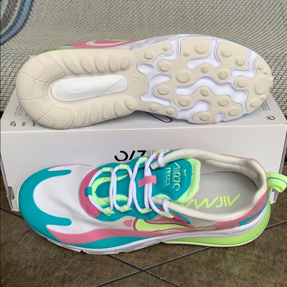 NIKE W AIR MAX 270 REACT white/barely volt - Picture 3 of 16